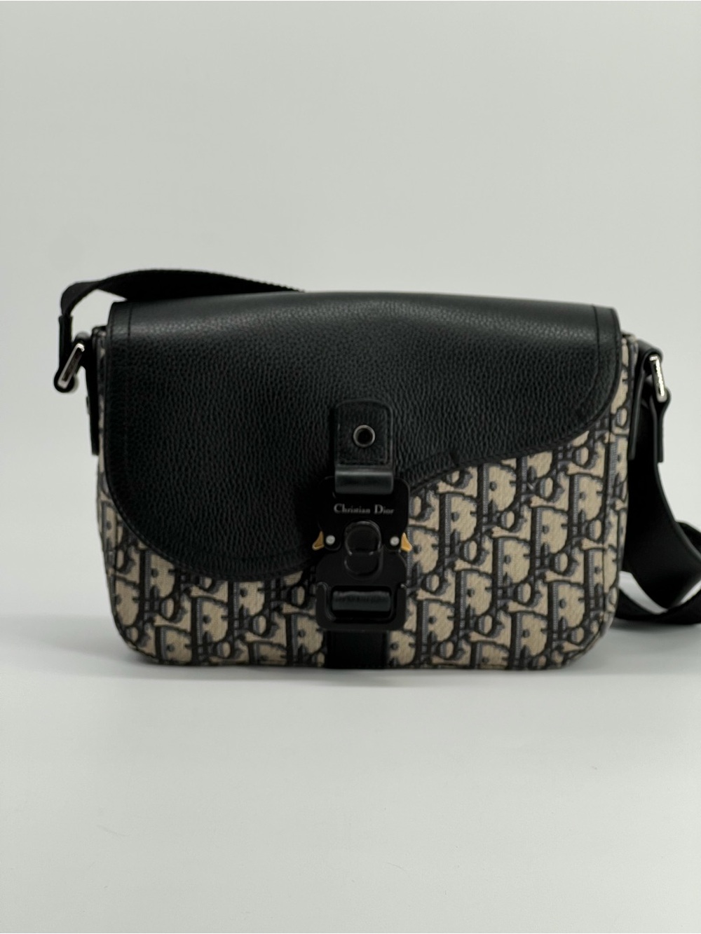Dior Saddle Small Messenger Bag in Dark Blue Dior Oblique Jacquard Canvas